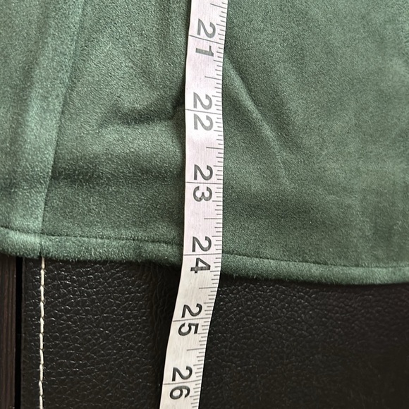 TUCKERNUCK Malachite Suede Easton Blouse Green Ruffle Sleeve Top Sz M NEW - Picture 13 of 14